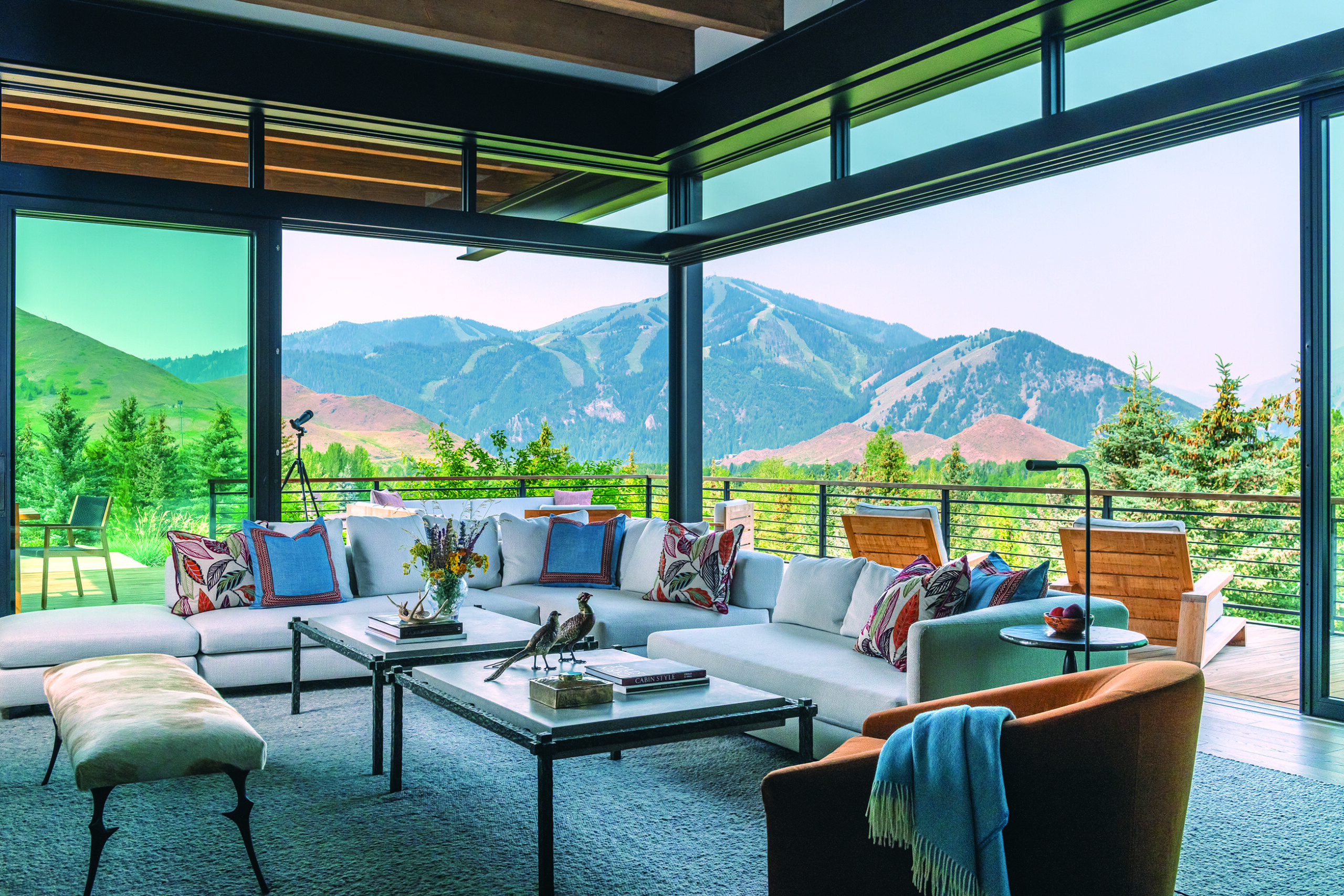 Gisel chose furnishings with sharper lines. “As you get more modern, you try to get more texture, and it all just works on its own,” she says. | Audrey Hall